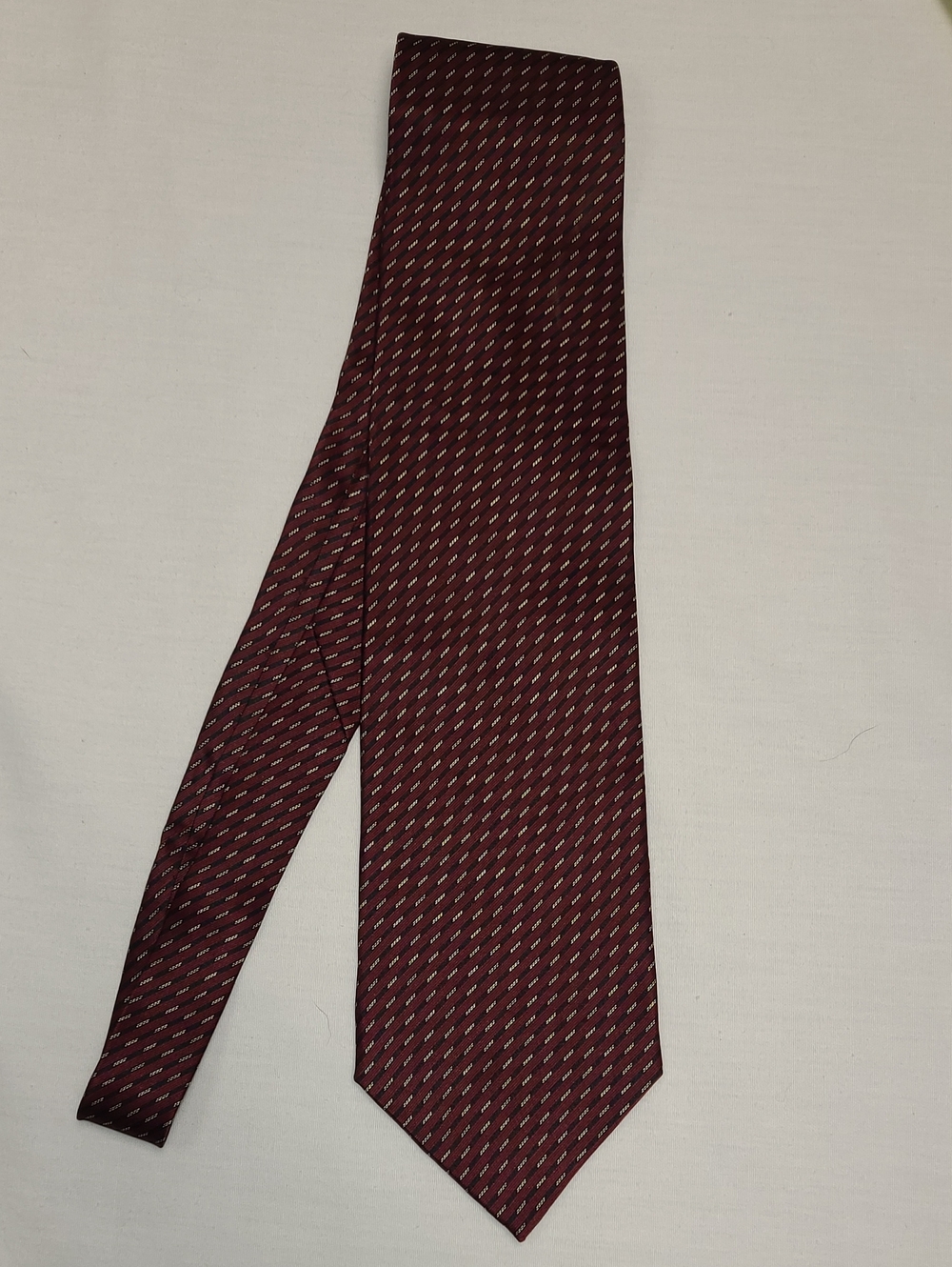 Men's 100% Silk  Burgundy Diagonal Patterned Tie - Classic Formal Style